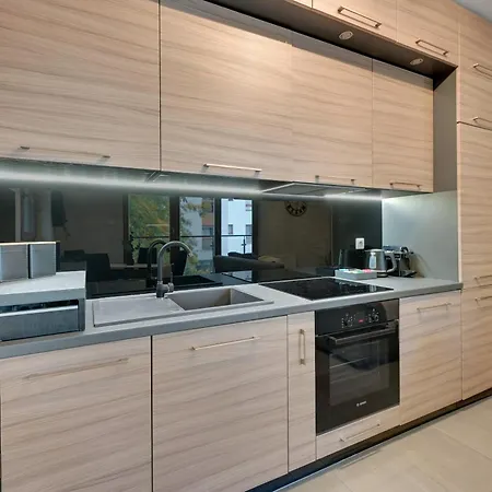 Aquarius By Downtown Apartment