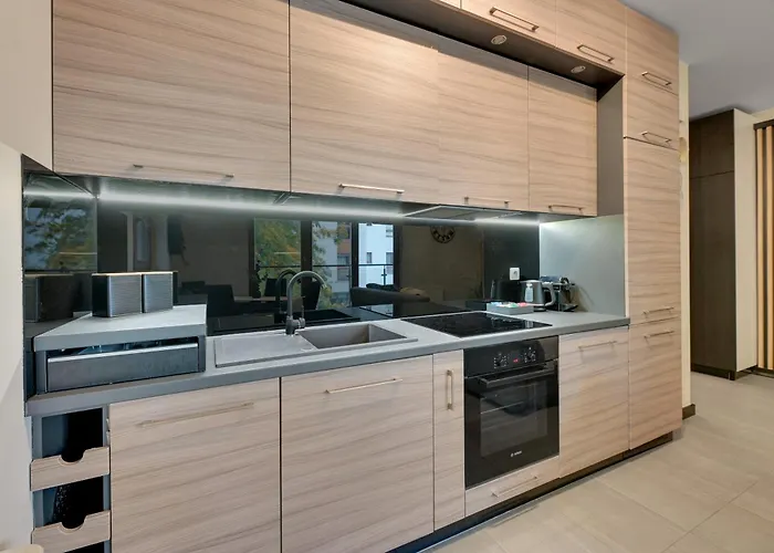 Aquarius By Downtown Apartment